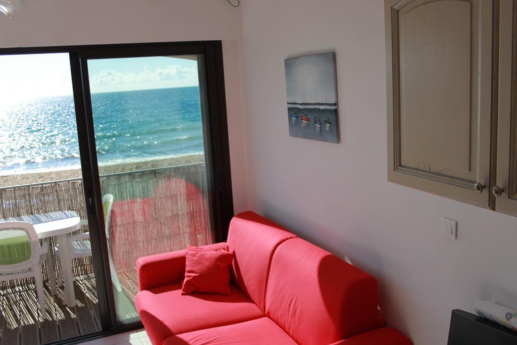 Les Pieds Dans L'Eau Apartment La Croix-Valmer Exterior photo