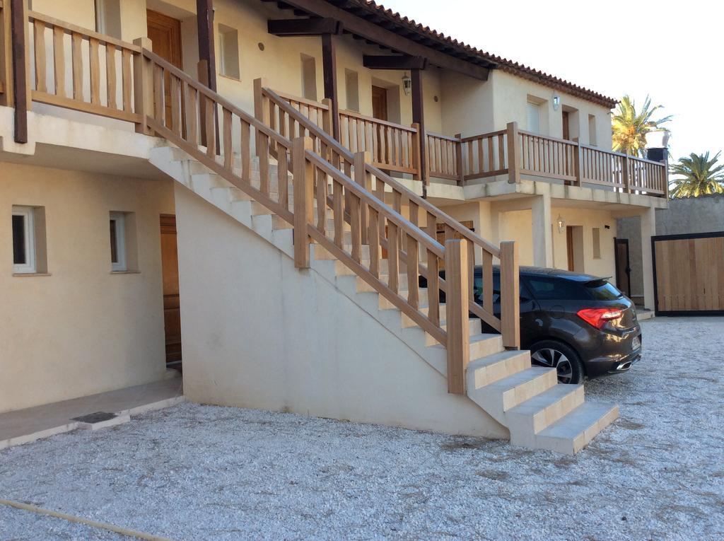 Les Pieds Dans L'Eau Apartment La Croix-Valmer Exterior photo